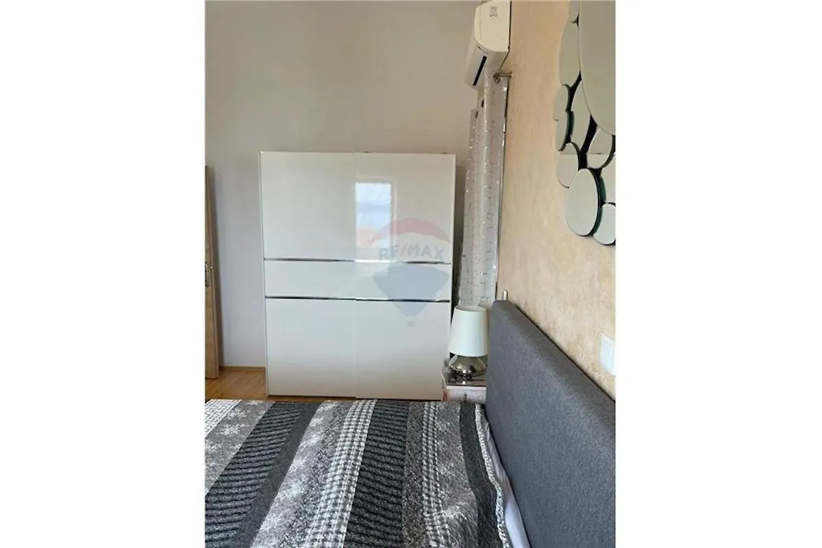 트로기르 Exclusive Penthouse On 100 Square Only 70 M From The Sea 아파트 0*,