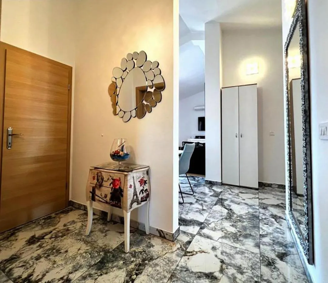Exclusive Penthouse On 100 Square Only 70 M From The Sea Lägenhet Trogir