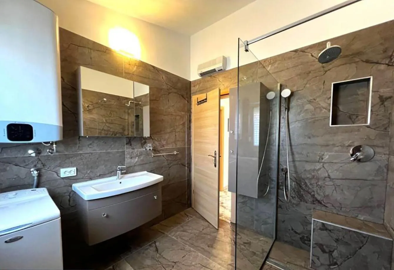 Exclusive Penthouse On 100 Square Only 70 M From The Sea Apartment Trogir